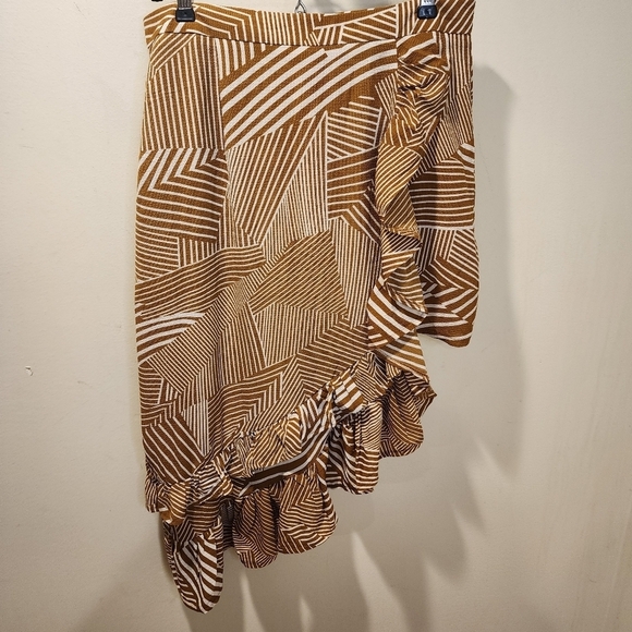 Boohoo music asymetrical high Low Skirt size 8 - Picture 9 of 11